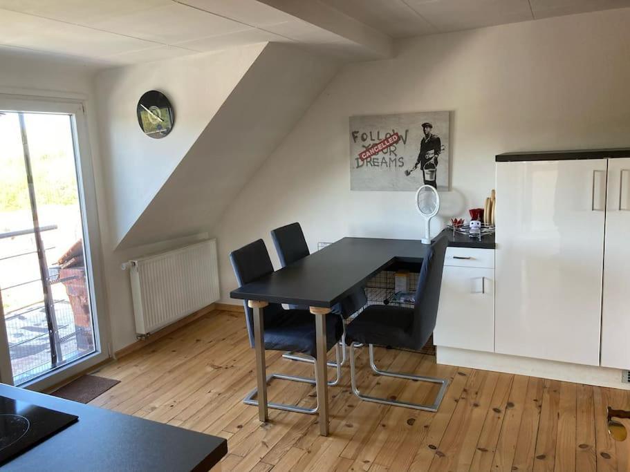 Sonnige Etagen-Wohnung, Alleinige Nutzung, Wasserbett 诺因基兴 外观 照片